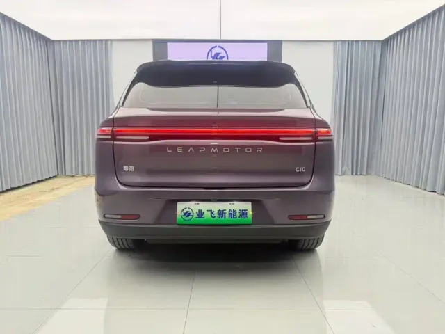 Leapmotor C10 — Фото автомобиля 5