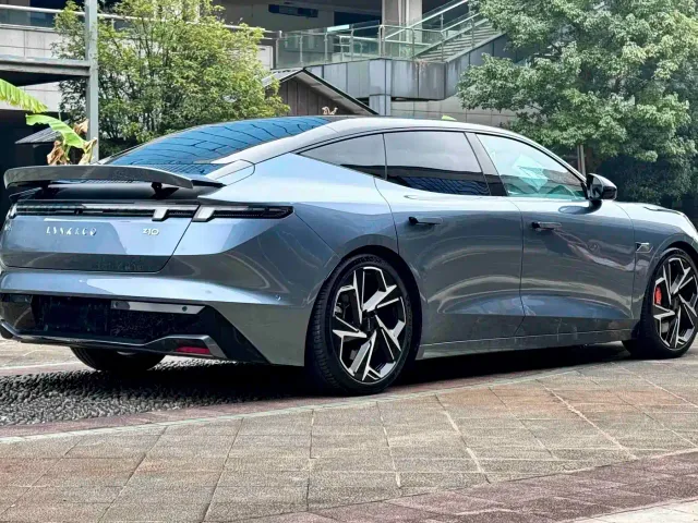 Lynk & Co Z10 — Фото автомобиля 19