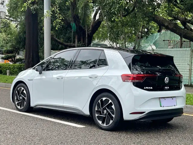 Volkswagen ID.3 — Фото автомобиля 11