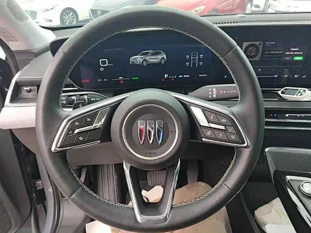 Buick E5 — Фото автомобиля 10