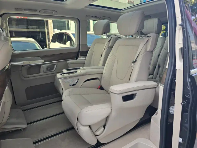 Mercedes-Benz V-Class — Фото автомобиля 9