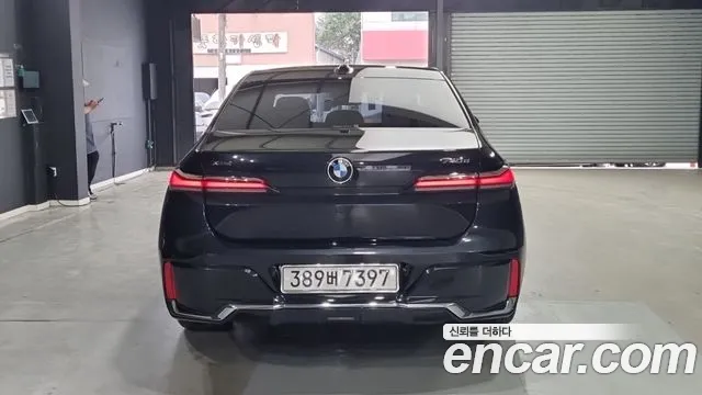 BMW 7-Series — Фото автомобиля 2