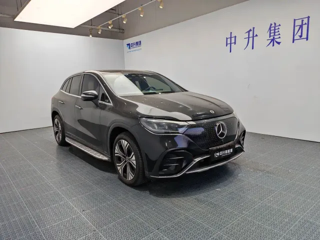 Mercedes-Benz EQE SUV — Фото автомобиля 3