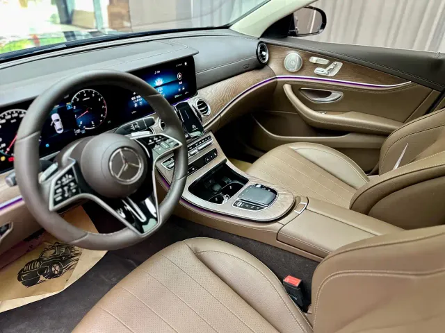 Mercedes-Benz E-Class — Фото автомобиля 4