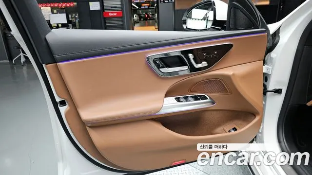 Mercedes-Benz E-Class — Фото автомобиля 23