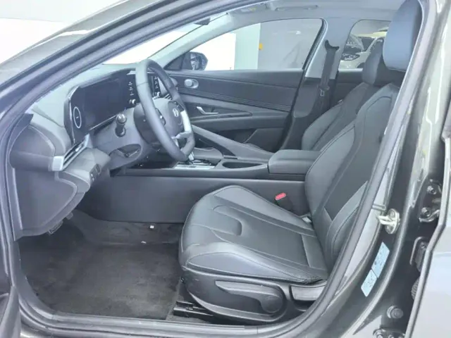 Hyundai Elantra — Фото автомобиля 9