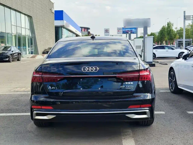 Audi A6L — Фото автомобиля 5