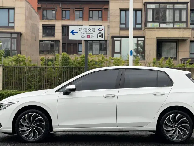 Volkswagen Golf — Фото автомобиля 4