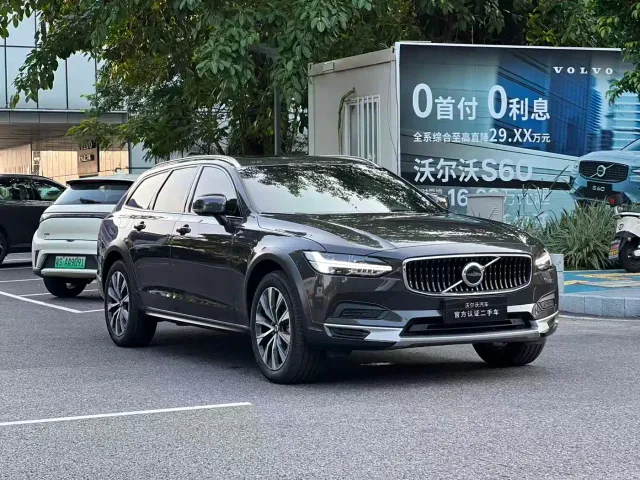 Volvo V90 — Фото автомобиля 3