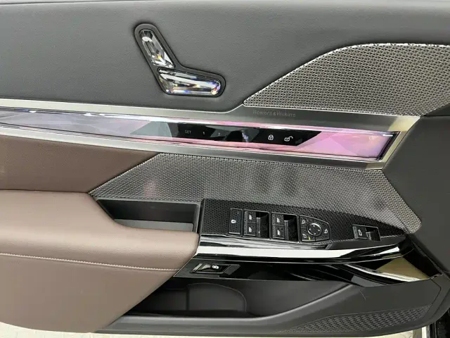 BMW 7 Series — Фото автомобиля 15