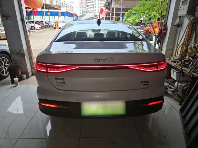 BYD Seal 05 DM-i — Фото автомобиля 5