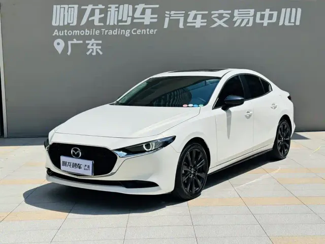 Mazda Axela — Фото автомобиля 15