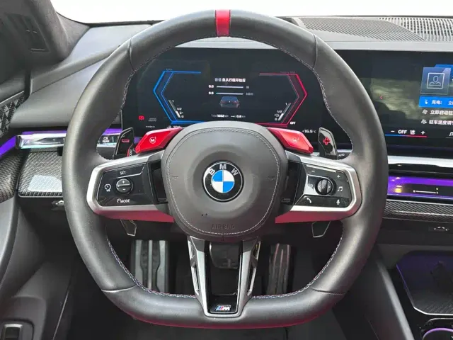 BMW M5 — Фото автомобиля 14