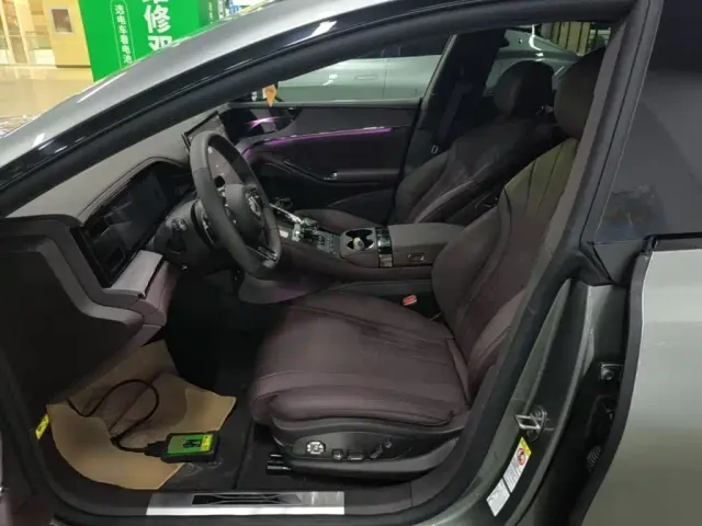 Denza Z9GT — Фото автомобиля 14