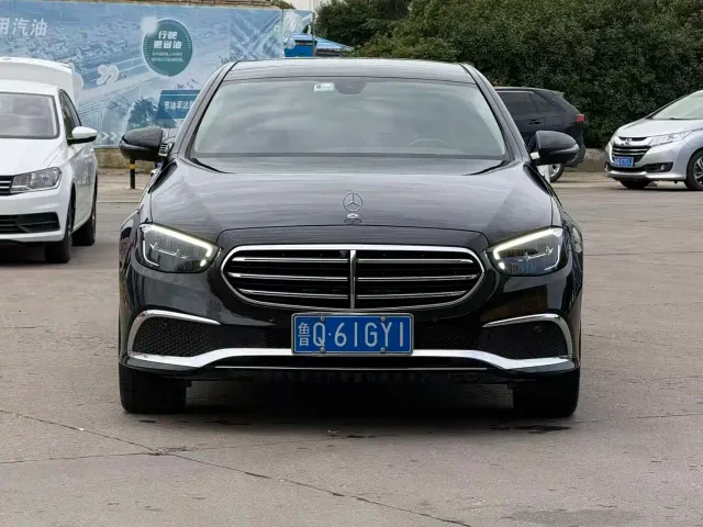 Mercedes-Benz E-Class — Фото автомобиля 2