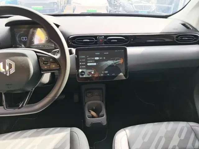 Leapmotor T03 — Фото автомобиля 12