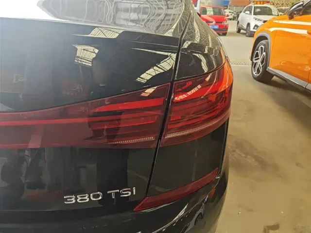 Volkswagen Passat — Фото автомобиля 7