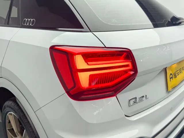 Audi Q2L — Фото автомобиля 15