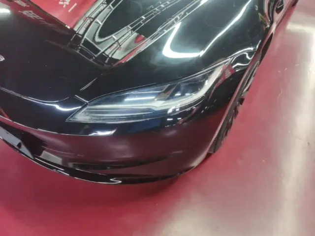 Tesla Model 3 — Фото автомобиля 23