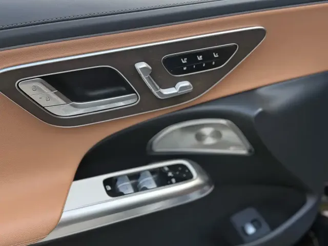 Mercedes-Benz E-Class — Фото автомобиля 8