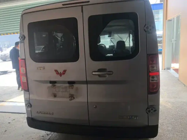 Wuling Yangguang — Фото автомобиля 3