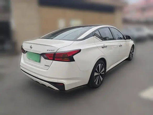 Nissan Teana — Фото автомобиля 4