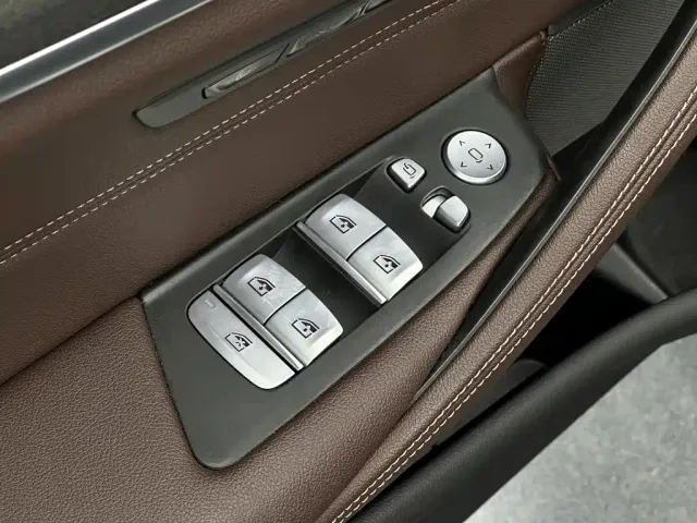BMW 5 Series — Фото автомобиля 23