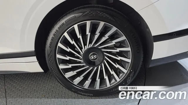 Hyundai Grandeur GN7 — Фото автомобиля 6