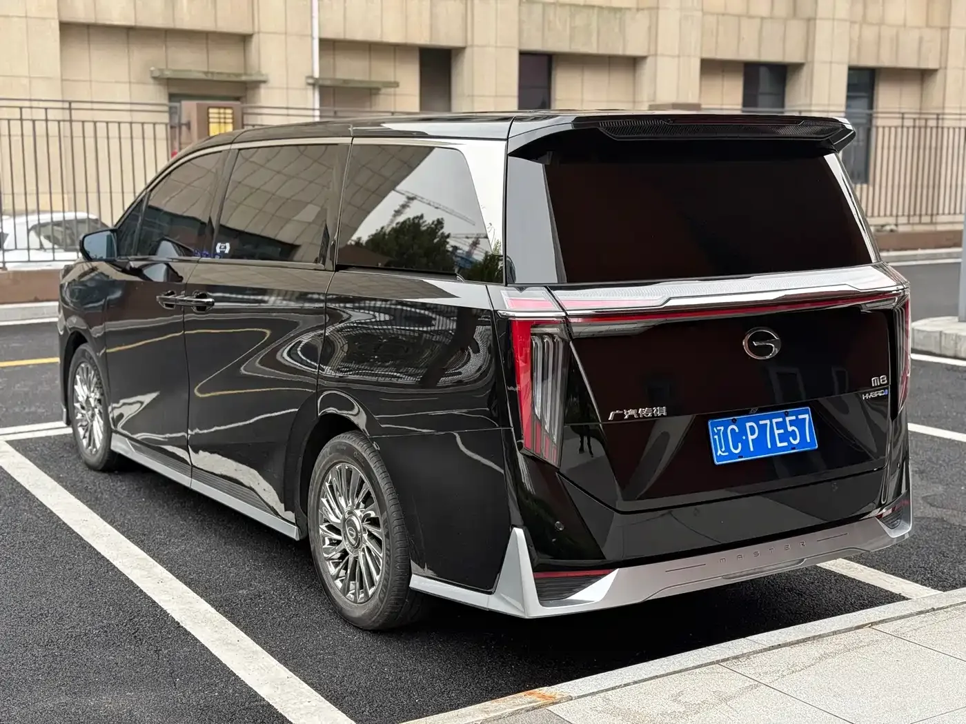 GAC Trumpchi Trumpchi M8 2026 HEV Ultimate Edition — Фото автомобиля 8
