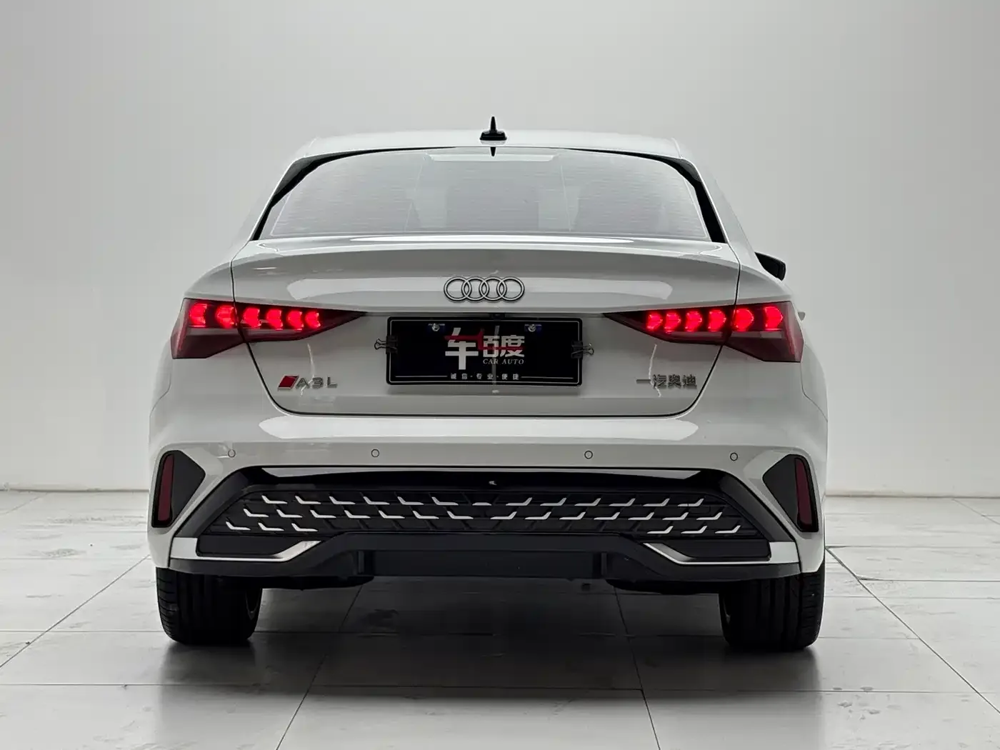 Audi Audi A3 2025 A3L Limousine 35TFSI Flying Premium — Фото автомобиля 5