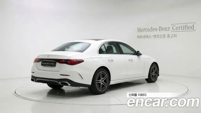 Mercedes-Benz E-Class — Фото автомобиля 2