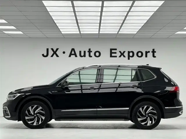 Volkswagen Tiguan L — Фото автомобиля 7