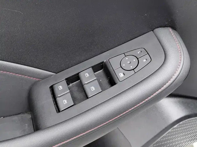 Roewe i5 — Фото автомобиля 9