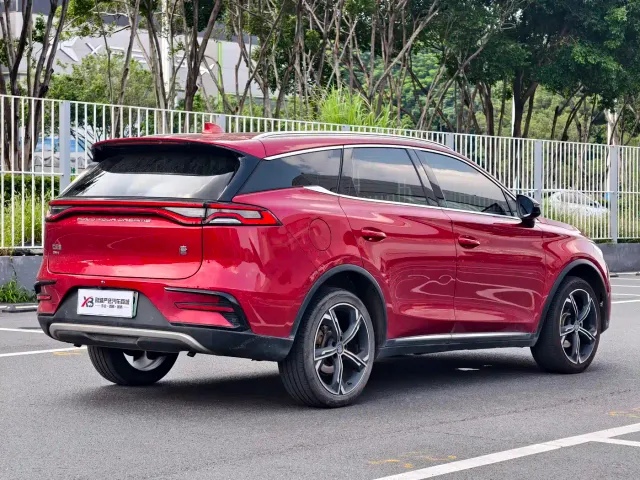 BYD Tang — Фото автомобиля 4