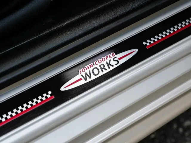 MINI John Cooper Works — Фото автомобиля 15