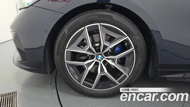 BMW 5 Series G60 — Фото автомобиля 5