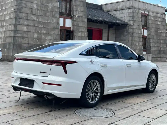 Bestune B70 — Фото автомобиля 7
