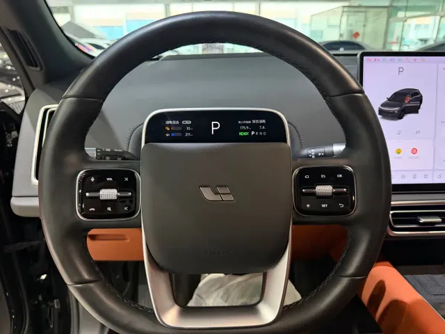 Li Auto L7 — Фото автомобиля 6