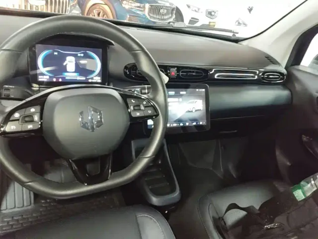 Leapmotor T03 — Фото автомобиля 9