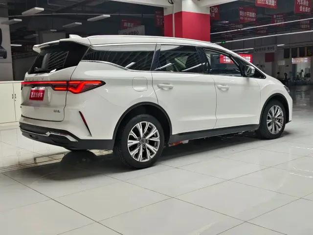 Geely Jiaji — Фото автомобиля 10