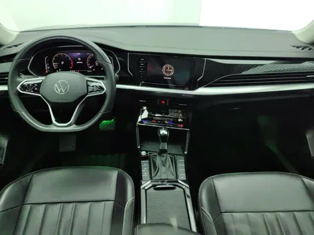 Volkswagen Passat — Фото автомобиля 12