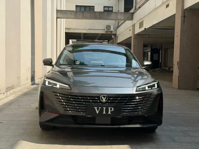 Changan Eado — Фото автомобиля 2