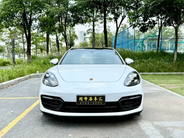 Porsche Panamera — Фото автомобиля 2