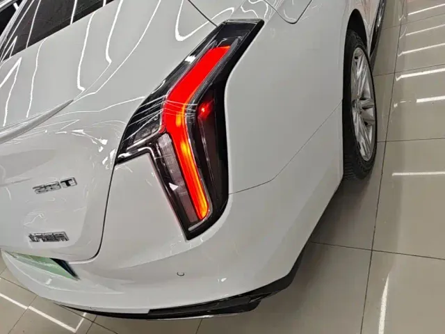 Cadillac CT4 — Фото автомобиля 7