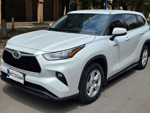 Фотография автомобиля — Toyota Highlander