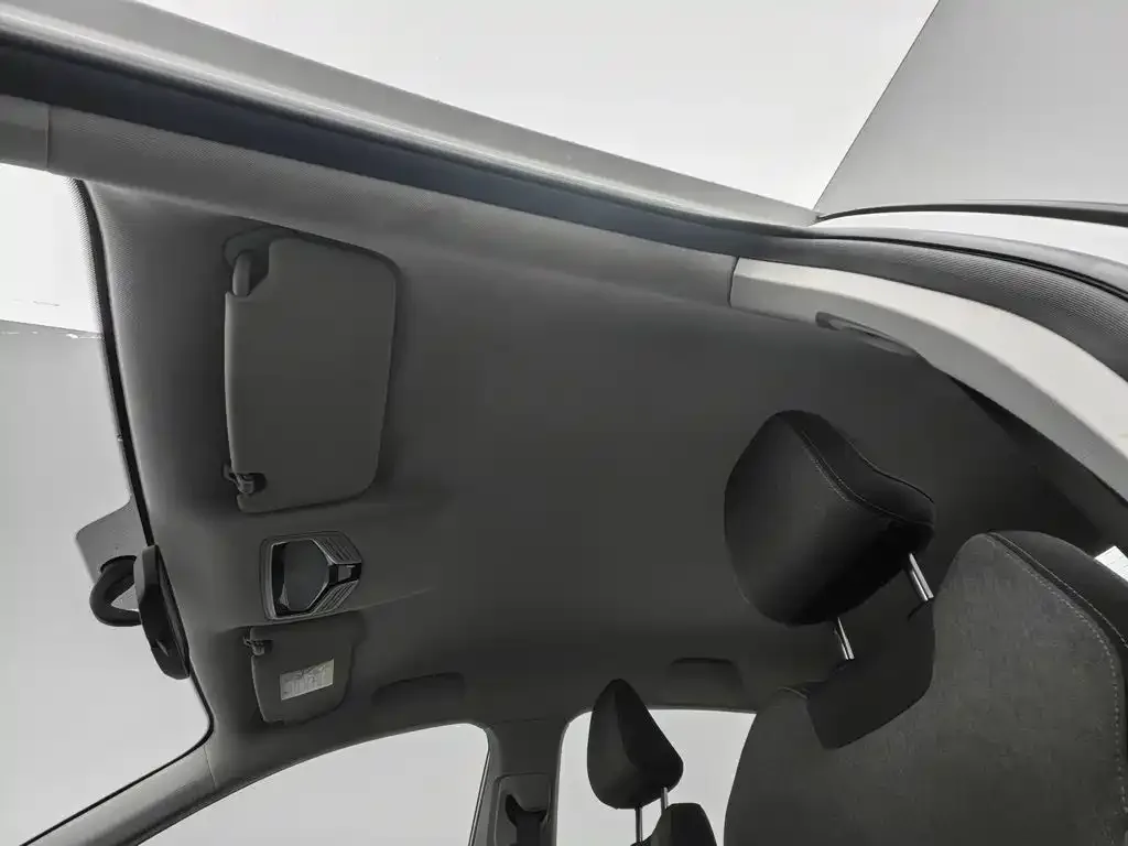 Geely Emgrand 2023 4th Generation Champion Edition 1.5L Manual Luxury — Фото автомобиля 14