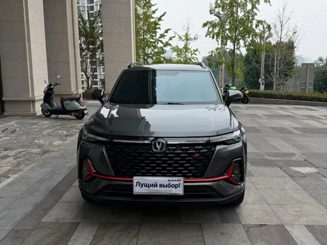 Changan CS35 Plus — Фото автомобиля 2