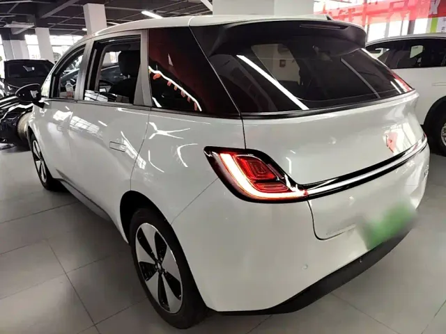 Baojun Cloud — Фото автомобиля 4