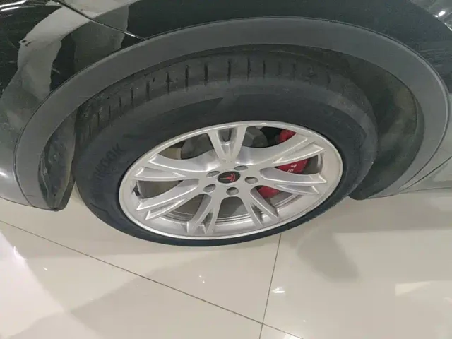 Tesla Model Y — Фото автомобиля 22
