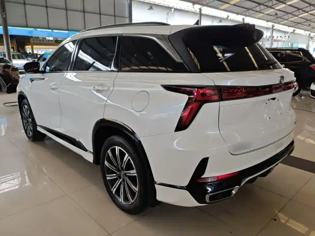 Changan CS75 Plus — Фото автомобиля 22